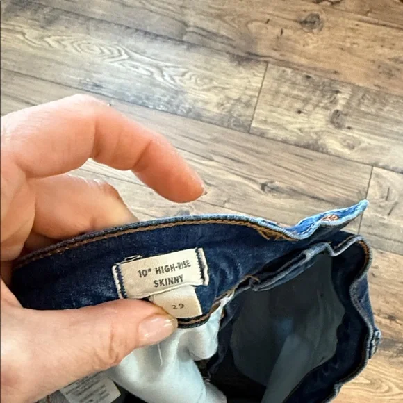 Madewell Distressed Blue Ankle Jeans - Picture 9 of 9